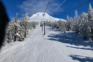 Timberline Lodge ski area image