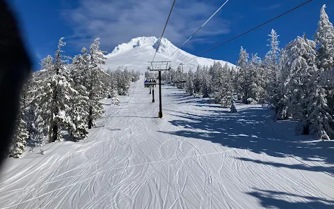 Timberline Lodge ski area image