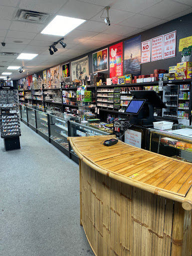 Tobacco Shop «323 Smoke Shop», reviews and photos, 1801 E SE Loop 323 #300, Tyler, TX 75701, USA