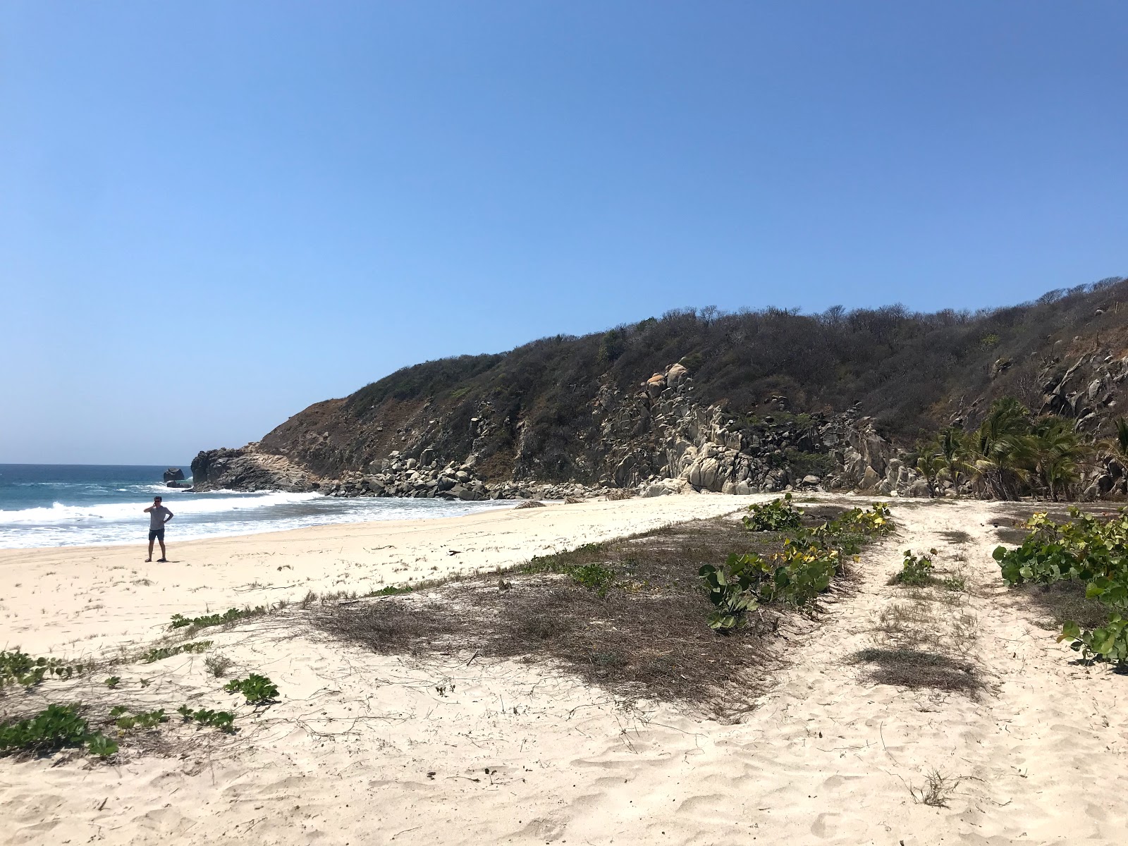 Foto av Playa la Roca med hög nivå av renlighet