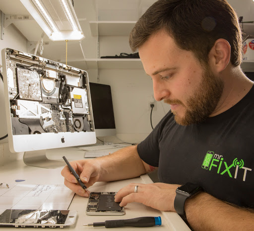 Electronics Repair Shop «Mr. Fix It Smart Phone & Computer Repair», reviews and photos, 3323 Bemiss Rd D, Valdosta, GA 31605, USA