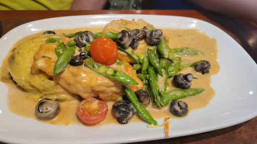 American Restaurant «Twisted Rooster», reviews and photos, 45225 Marketplace Blvd, New Baltimore, MI 48051, USA