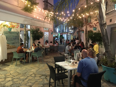 MaduBar Estepona - Plaza Dr. Arce, 23, 29680 Estepona, Málaga, Spain