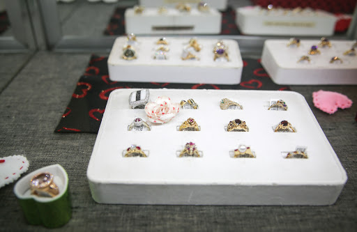 Pawn Shop «Best Collateral Sacramento Pawn Shop», reviews and photos, 908 J St, Sacramento, CA 95814, USA