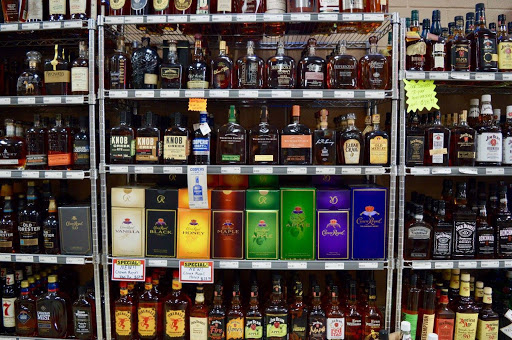 Liquor Store «Scores Liquors», reviews and photos, 6714 Shepherdsville Rd, Louisville, KY 40228, USA