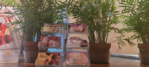 Restaurant «The Cheesecake Factory», reviews and photos, 71 Isham Rd, West Hartford, CT 06107, USA