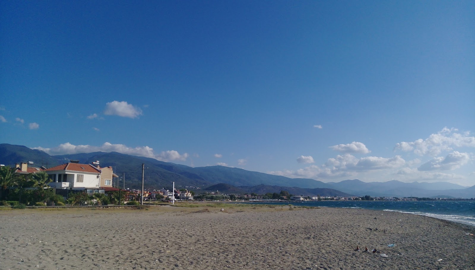 Foto de Fener Sahil beach área de comodidades