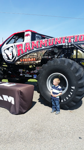 Car Dealer «Milnes Chrysler Dodge Jeep Ram», reviews and photos