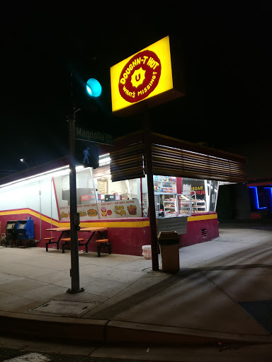 Donut Shop «Donut Hut», reviews and photos, 2025 W Magnolia Blvd, Burbank, CA 91506, USA