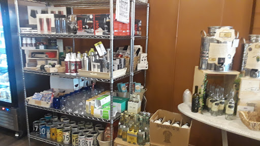 Wine Store «UnWined», reviews and photos, 1600 Belle View Blvd, Alexandria, VA 22307, USA