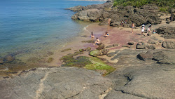 Photo de Plage de Sable Rouge avec un rivage droit