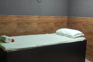 Unique Body Massage image