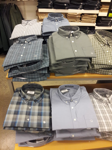 Clothing Store «Eddie Bauer Outlet», reviews and photos, 450 NW 257th Ave #200, Troutdale, OR 97060, USA