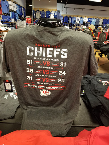 Sportswear Store «Rally House Boardwalk», reviews and photos, 8650 N Boardwalk Ave, Kansas City, MO 64154, USA