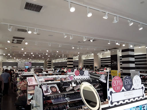 Cosmetics Store «SEPHORA», reviews and photos, 639 E Shaw Ave, Fresno, CA 93710, USA