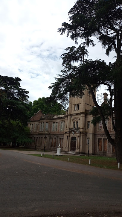 Facultad de Ciencias Económicas de La Universidad de Buenos Aires - Sede Pilar
