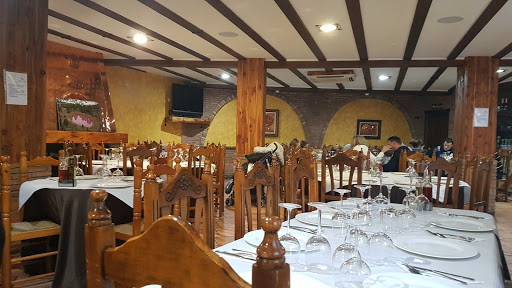 LA VENTA DE LOS MONTES. en Cañada del Hoyo