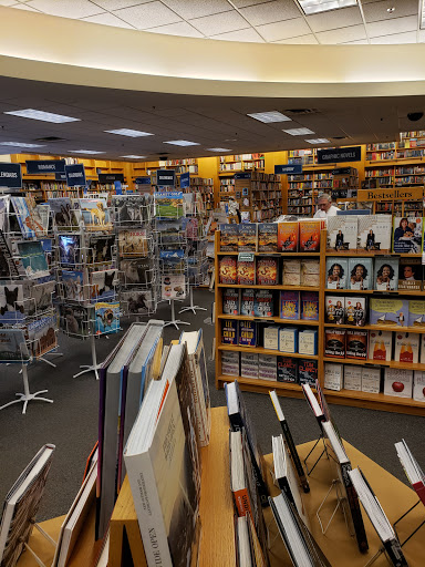 Book Store «Schuler Books & Music», reviews and photos, 2660 28th St SE, Grand Rapids, MI 49512, USA