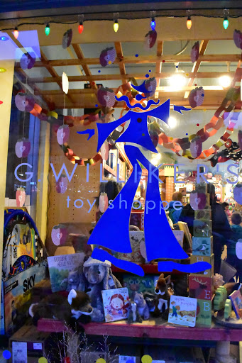 Toy Store «G Willikers Toy Shoppe», reviews and photos, 202 Oak St, Hood River, OR 97031, USA