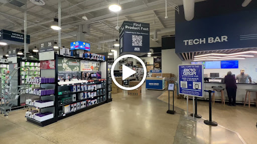 Micro Center image