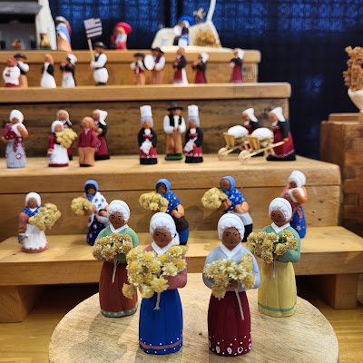 Atelier de création des Santons de Sainte-barbe à Paimpol