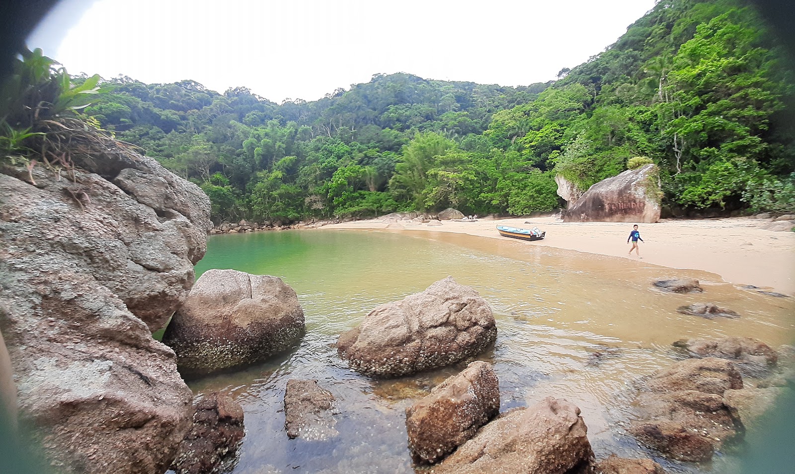 Foto di Praia de Fora - Guaruja con una superficie del sabbia beige