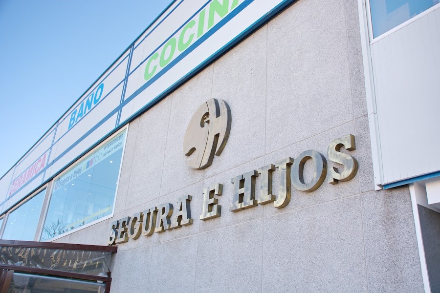 Segura e Hijos S.A HORARIO EXPOSICION de 10 a 14 y de 16 a 20h.