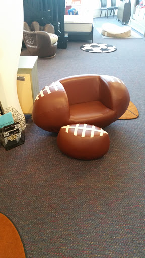 Furniture Store «Rooms To Go & Rooms To Go Kids Furniture Store - Mobile», reviews and photos, 3720 Airport Blvd, Mobile, AL 36608, USA