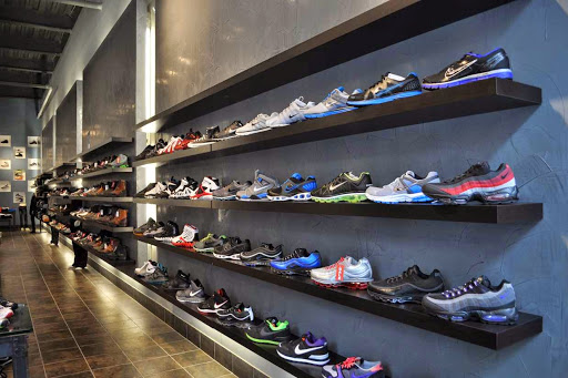 Sportswear Store «Sports Zone Elite Potomac Town Center», reviews and photos, 15101 Potomac Town Pl, Woodbridge, VA 22191, USA