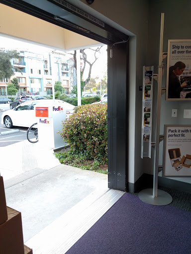 Shipping and Mailing Service «FedEx Ship Center», reviews and photos, 1286 Lawrence Station Rd, Sunnyvale, CA 94089, USA