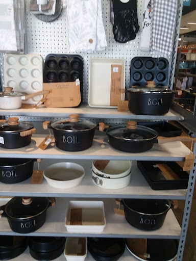 Home Goods Store «Tuesday Morning», reviews and photos, 2188 E 116th St, Carmel, IN 46032, USA