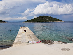Foto von Cunski Beach und die siedlung
