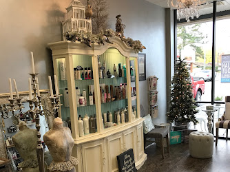 Mirrors Salon and Boutique