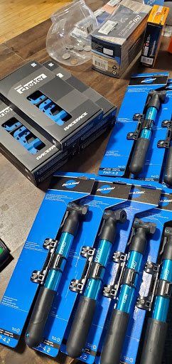 Bicycle Store «The Bike Hub», reviews and photos, 495 N Main St, Glen Ellyn, IL 60137, USA