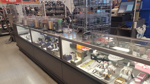 Clothing Store «Ross Dress for Less», reviews and photos, 7487 N Blackstone Ave, Fresno, CA 93720, USA