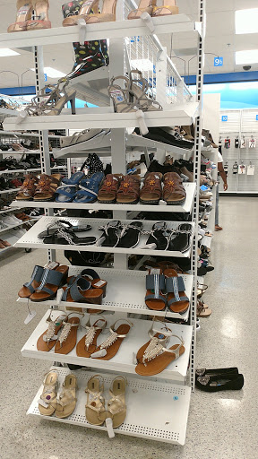 Clothing Store «Ross Dress for Less», reviews and photos, 835 Cortez Rd W, Bradenton, FL 34207, USA