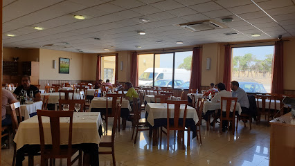 Restaurante MA - km 111 A-6, 05296 Adanero, Ávila, Spain