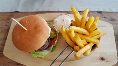 Photos of Zelta verdins , SIA