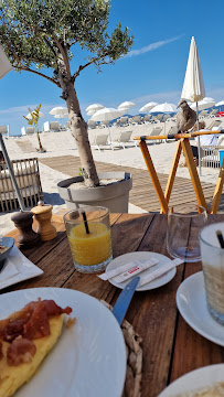 Plats et boissons du Restaurant français Plage Long Beach à Cannes - n°5