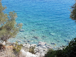 Foto von Kissakas Beach mit geräumige küstenlinie