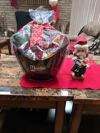 Liquor Store «Hidden Lake Liquors and Bar», reviews and photos, 2011 NJ-27, Somerset, NJ 08873, USA