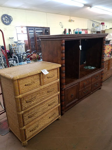Thrift Store «St Vincent De Paul Society», reviews and photos, 1311 3rd St NE, Ruskin, FL 33570, USA