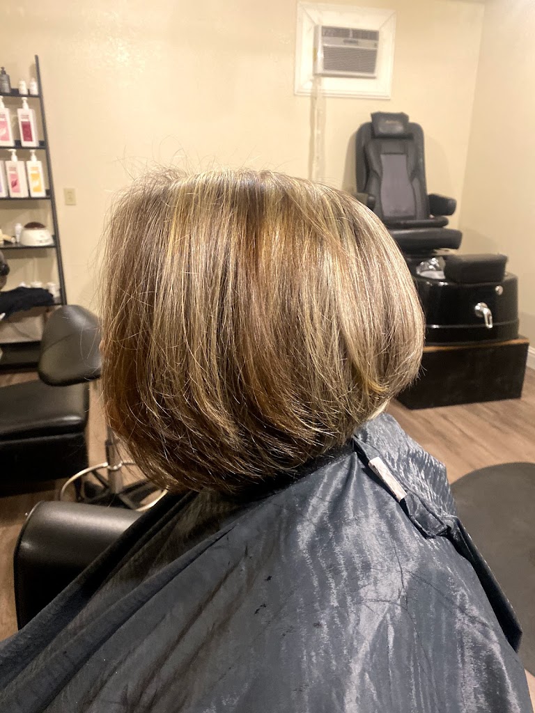 Bombshell Blowouts Salon 95917