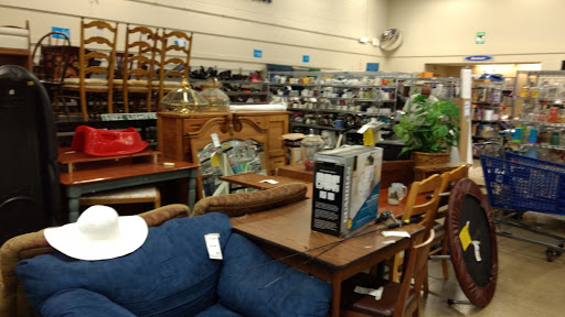 Thrift Store «Goodwill Store & Donation Center», reviews and photos, 539 Fort Hill Dr, Naperville, IL 60540, USA