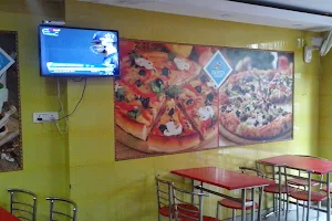 Da Pizza Corner image