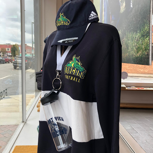 Custom T-shirt Store «CustomInk - Custom T-shirt Store - Richmond», reviews and photos, 3401 W Cary St, Richmond, VA 23221, USA