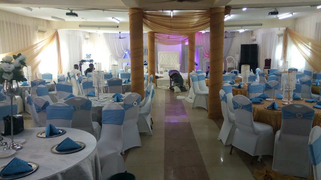Da Sumptuous Feast, Chops and Decor