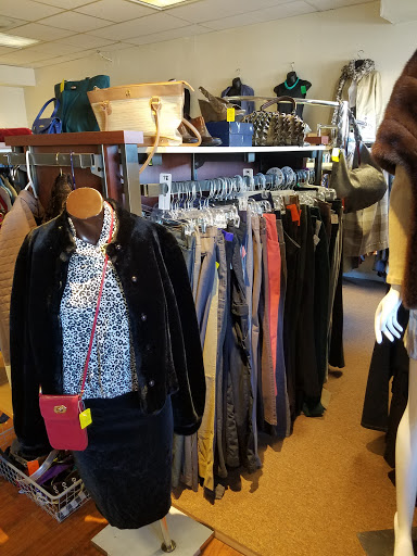 Consignment Shop «Brand Used Thrift And Consignment Shop», reviews and photos, 157 Dolson Ave, Middletown, NY 10940, USA