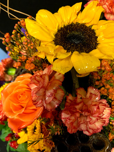 Florist «Mid Cities Florist», reviews and photos, 3225 Harwood Rd F, Bedford, TX 76021, USA