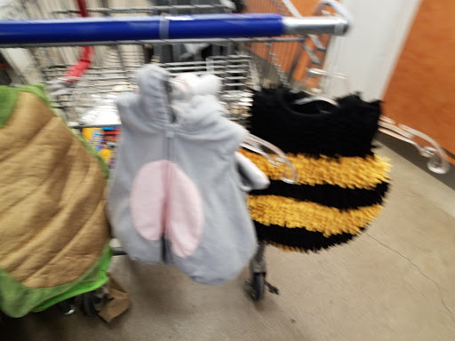 Thrift Store «McClintock & Southern Goodwill Retail Store & Donation Center», reviews and photos, 1546 E Southern Ave, Tempe, AZ 85282, USA